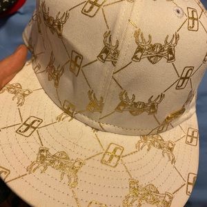 NEW ERA - NWOT - FORUM - 7 1/2 FITTED HAT